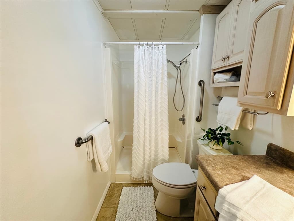 Mobile Home at 22 Contessa Dr., Springfield MA 01119, Springfield, photo 23 of 37