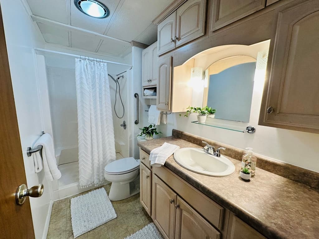 Mobile Home at 22 Contessa Dr., Springfield MA 01119, Springfield, photo 22 of 37
