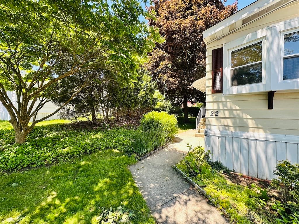 Mobile Home at 22 Contessa Dr., Springfield MA 01119, Springfield, photo 3 of 37
