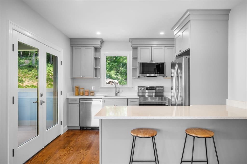 20 Bellair St # A, Lynn MA 01902 photo 2
