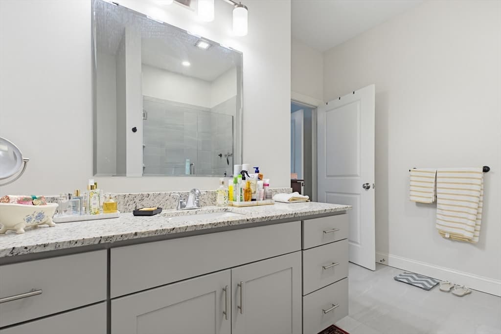 Condominium at 3307 Briarwood Vlg # 3307, Clinton MA 01510, photo 23 of 33