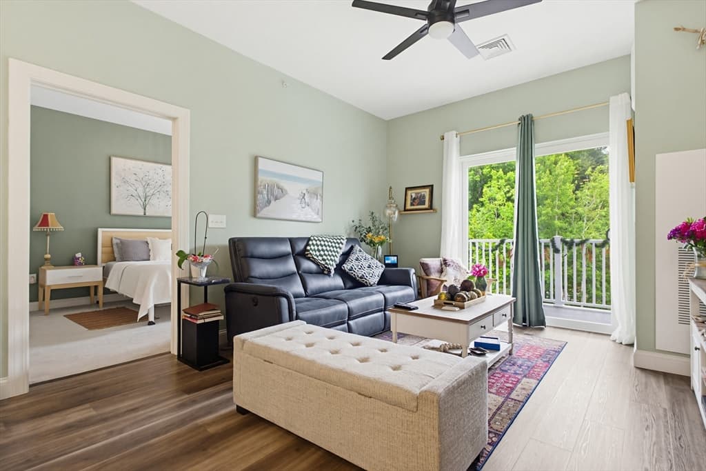 Condominium at 3307 Briarwood Vlg # 3307, Clinton MA 01510, photo 3 of 33