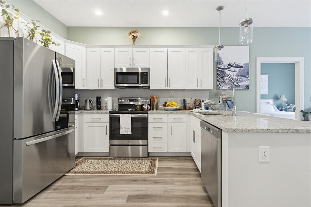 Condominium at 3307 Briarwood Vlg # 3307, Clinton MA 01510, photo 11 of 33