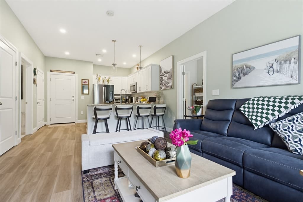 Condominium at 3307 Briarwood Vlg # 3307, Clinton MA 01510, photo 4 of 33