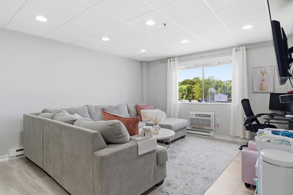 64 Foster St # 305, Peabody MA 01960