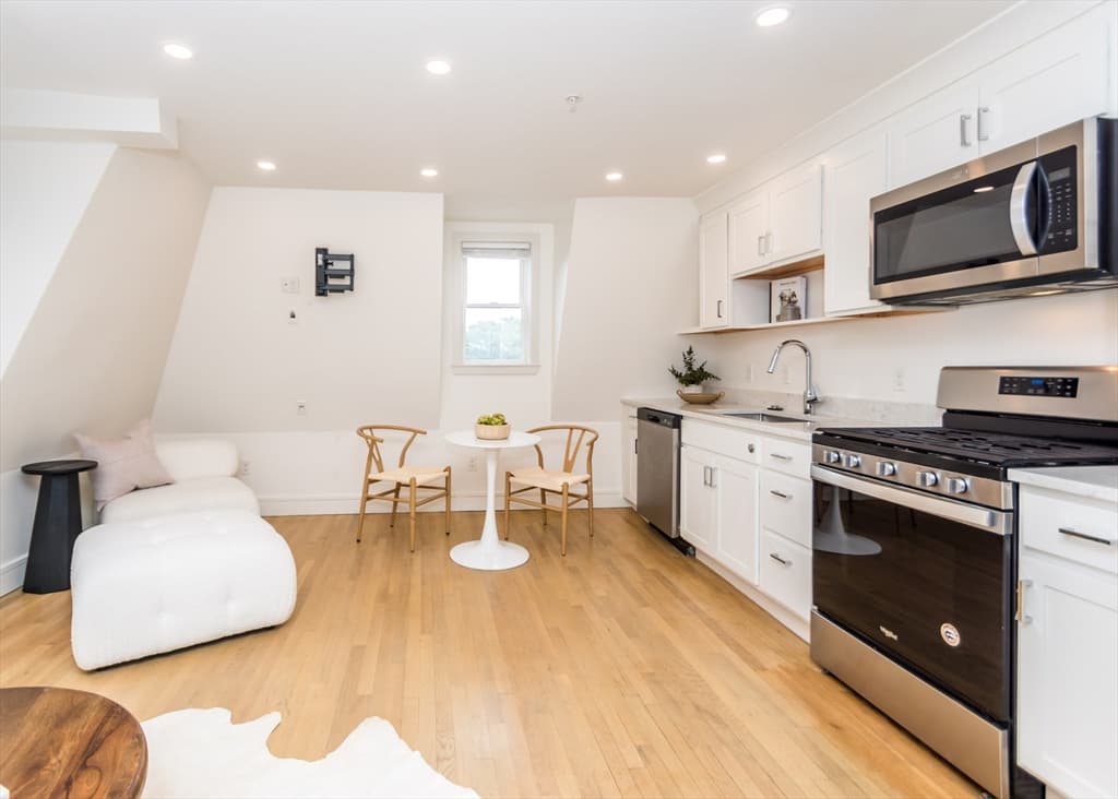 92 Brown Street # 5, Waltham MA 02453 photo 4