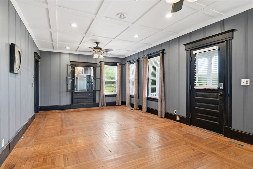 482 Holyoke St, Ludlow MA 01056 photo 9