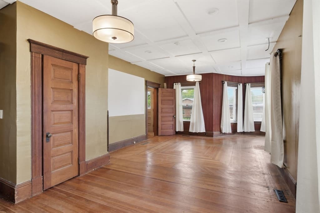 482 Holyoke St, Ludlow MA 01056 photo 15