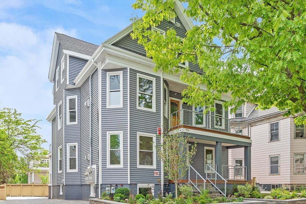 12 Foskett St # 3, Somerville MA 02144