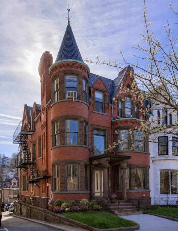 1575 Beacon St # 3R, Brookline MA 02446