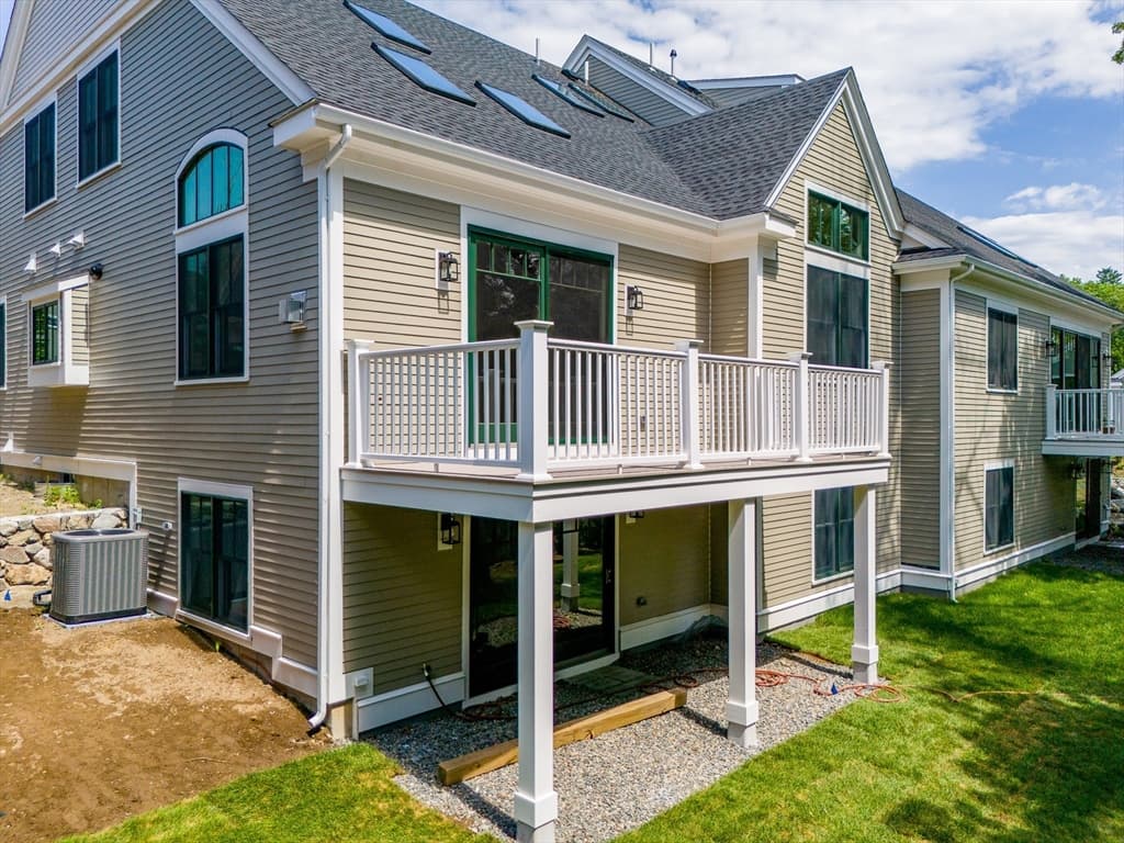Condominium at 18 Talbot Lane # 18, Reading MA 01867, Reading, photo 16 of 33