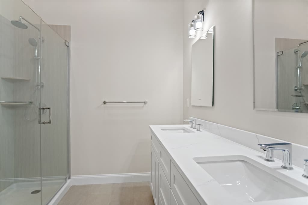 Condominium at 18 Talbot Lane # 18, Reading MA 01867, Reading, photo 26 of 33