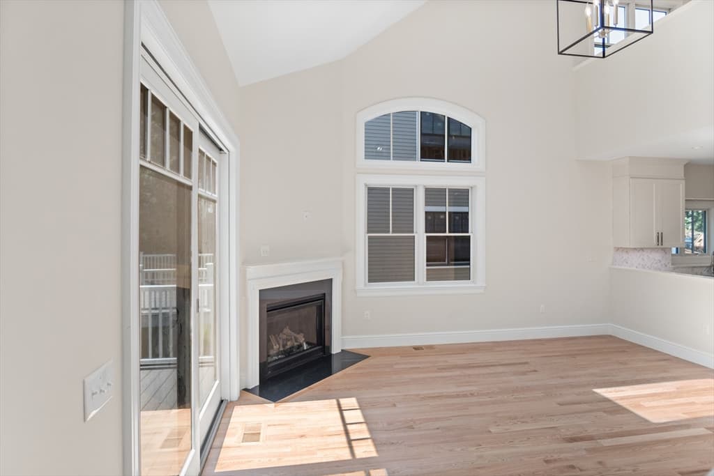 Condominium at 18 Talbot Lane # 18, Reading MA 01867, Reading, photo 14 of 33
