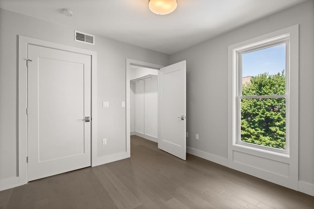 Condominium at 410 W Broadway # 305, Boston MA 02127, Boston, photo 17 of 21