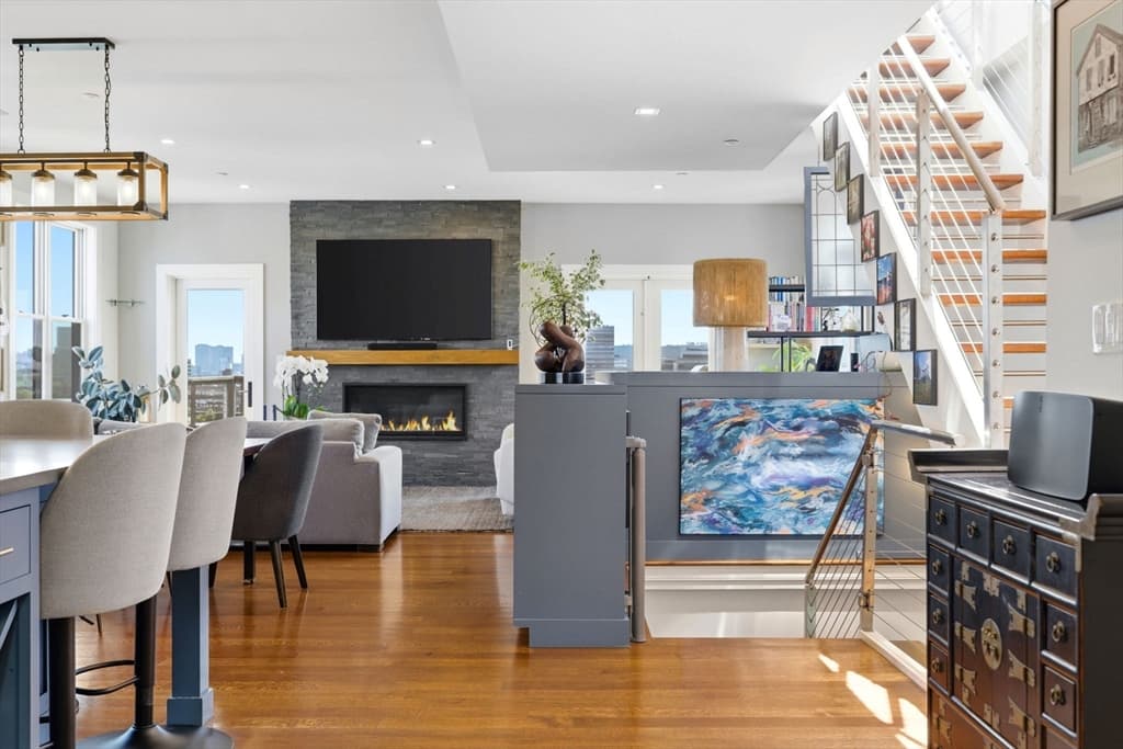 284 Bunker Hill St # 5, Boston MA 02129