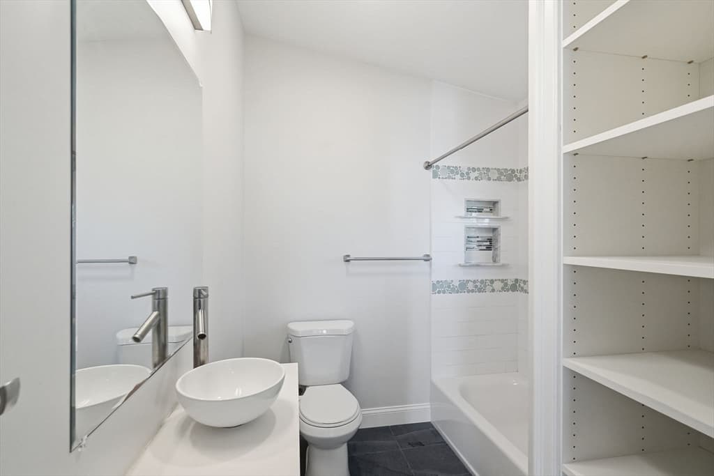 Condominium at 34 Underhill St # 4, Winthrop MA 02152, Winthrop, photo 10 of 17