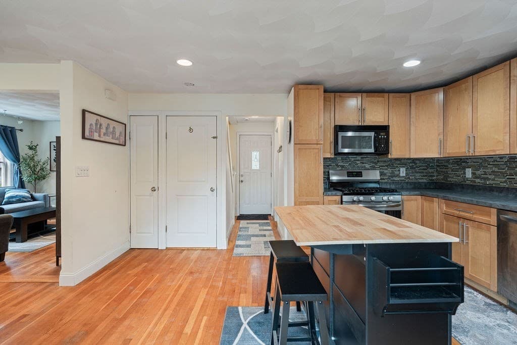 Single Family Residence at 17 Juliette St, Andover MA 01810, Andover, photo 5 of 29