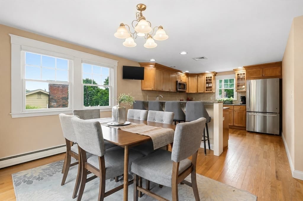 Single Family Residence at 34 Washington Ave, Burlington MA 01803, Burlington, photo 6 of 27