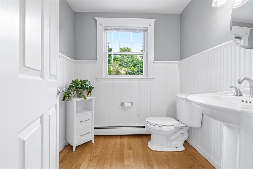 Single Family Residence at 34 Washington Ave, Burlington MA 01803, Burlington, photo 10 of 27
