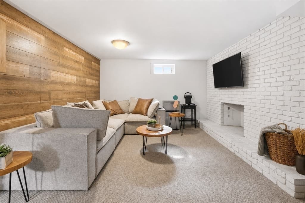 Single Family Residence at 34 Washington Ave, Burlington MA 01803, Burlington, photo 15 of 27