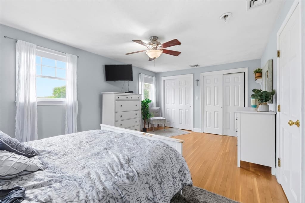Single Family Residence at 34 Washington Ave, Burlington MA 01803, Burlington, photo 11 of 27