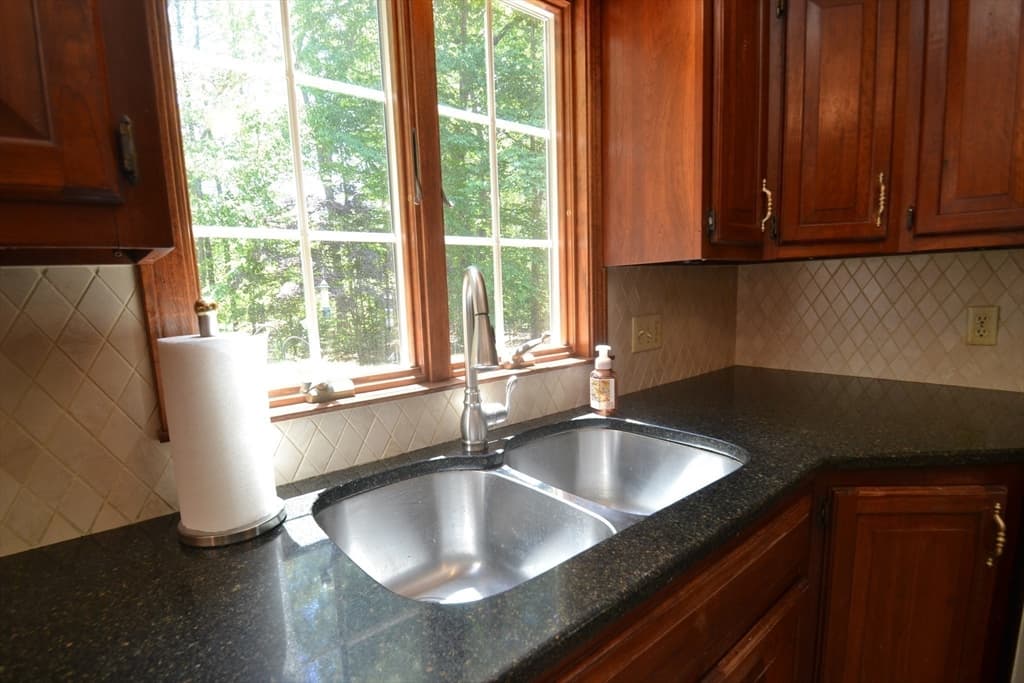 18 Bennett Rd, Rochester MA 02770 photo 11