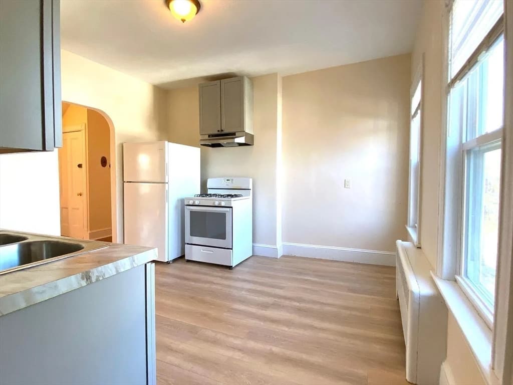 4 Family at 18-20 North High Street, Melrose MA 02176, Melrose, photo 3 of 37