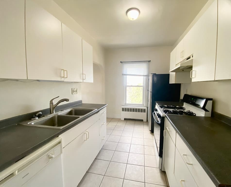 4 Family at 18-20 North High Street, Melrose MA 02176, Melrose, photo 20 of 37