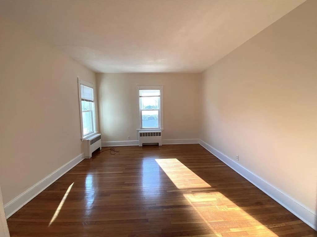 4 Family at 18-20 North High Street, Melrose MA 02176, Melrose, photo 9 of 37