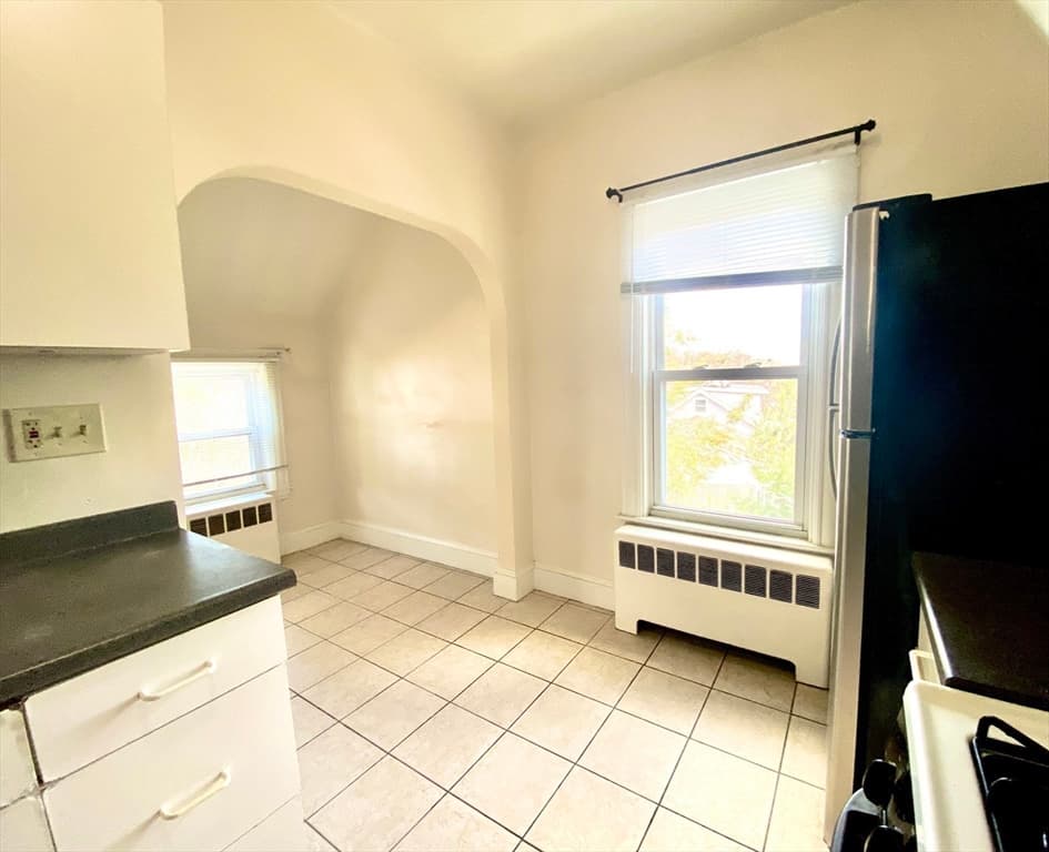4 Family at 18-20 North High Street, Melrose MA 02176, Melrose, photo 19 of 37