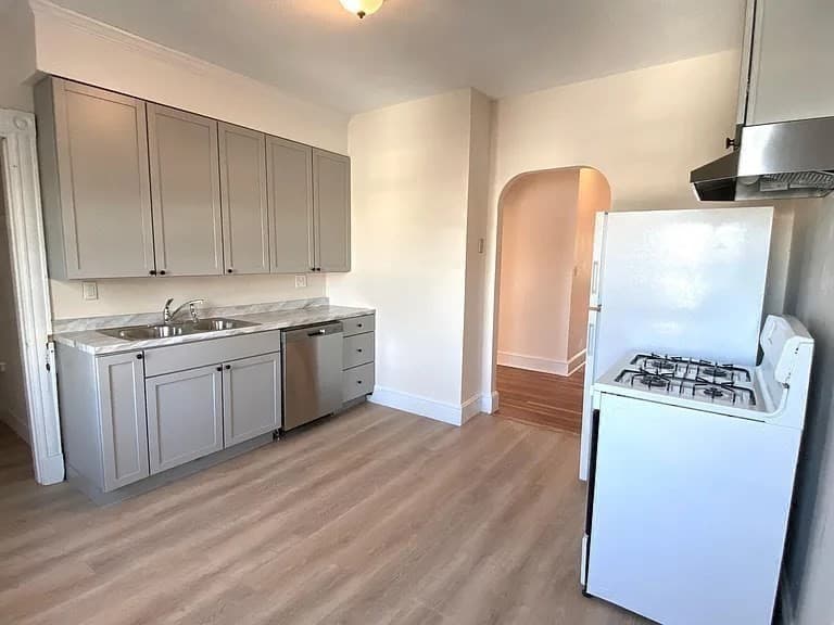 4 Family at 18-20 North High Street, Melrose MA 02176, Melrose, photo 4 of 37