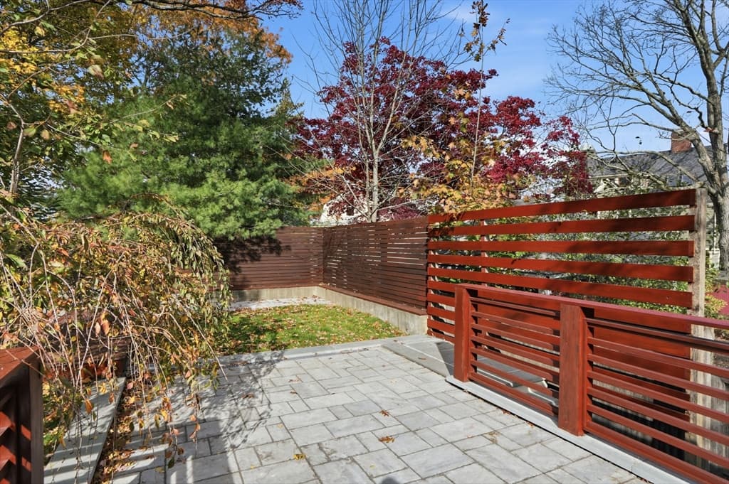 24 Sigourney St # 2, Boston MA 02130 photo 36