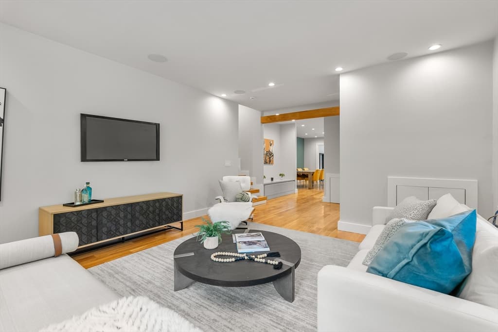 24 Sigourney St # 2, Boston MA 02130 photo 18