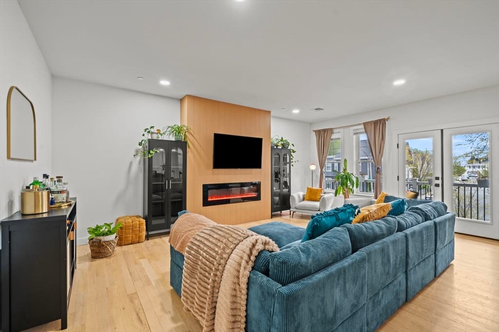 Condominium at 43 Withington St # 3, Boston MA 02124, Boston, photo 13 of 24