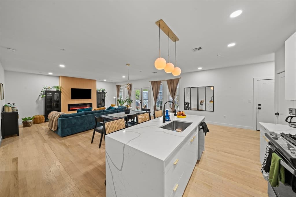 Condominium at 43 Withington St # 3, Boston MA 02124, Boston, photo 5 of 24