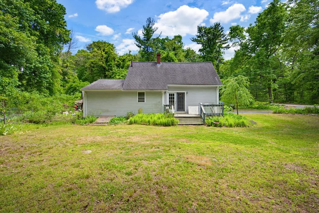 Single Family Residence at 41 Jordan Road, Franklin MA 02038, photo 16 of 18