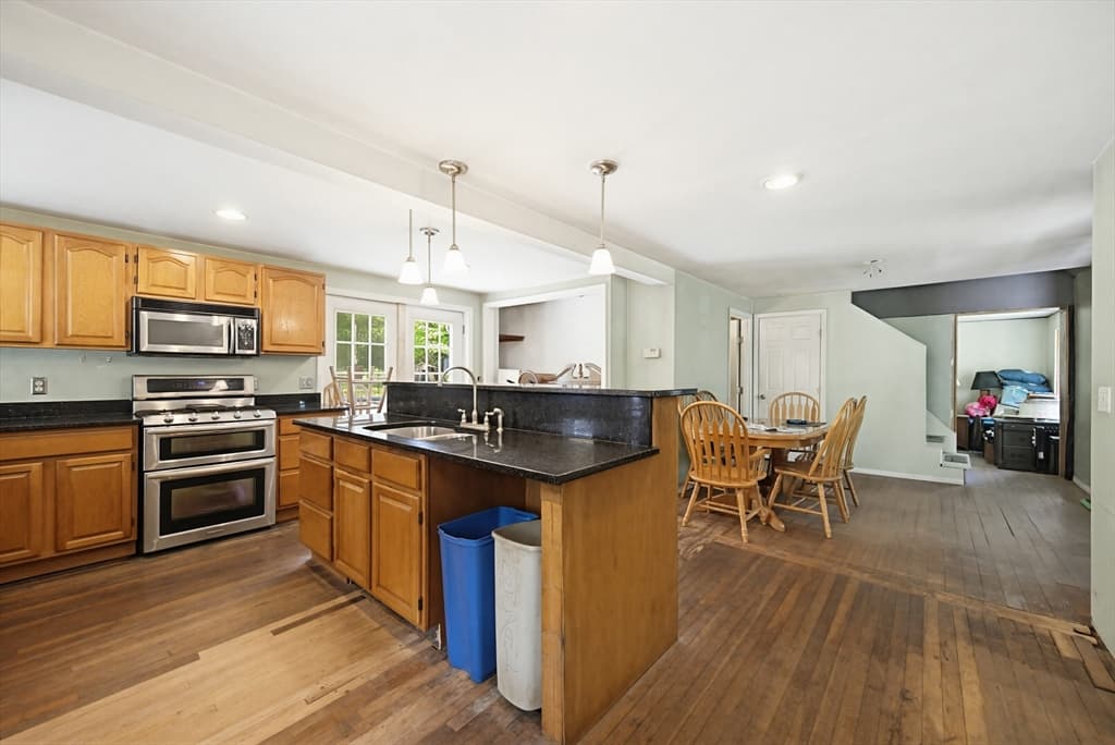 Single Family Residence at 41 Jordan Road, Franklin MA 02038, photo 3 of 18