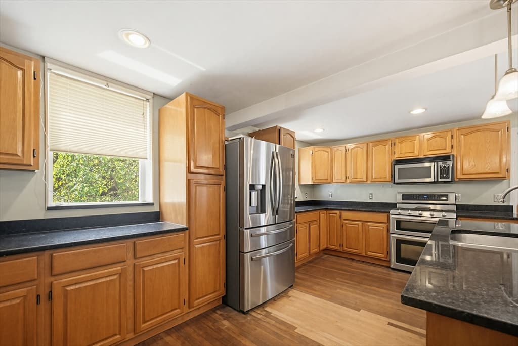 Single Family Residence at 41 Jordan Road, Franklin MA 02038, photo 5 of 18