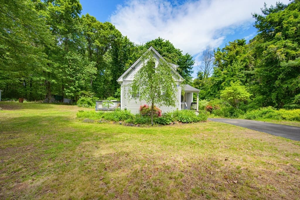 Single Family Residence at 41 Jordan Road, Franklin MA 02038, photo 14 of 18