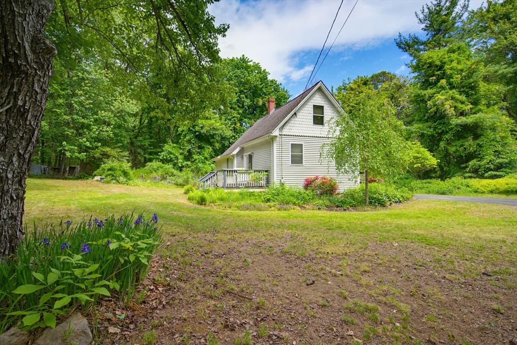 Single Family Residence at 41 Jordan Road, Franklin MA 02038, photo 15 of 18
