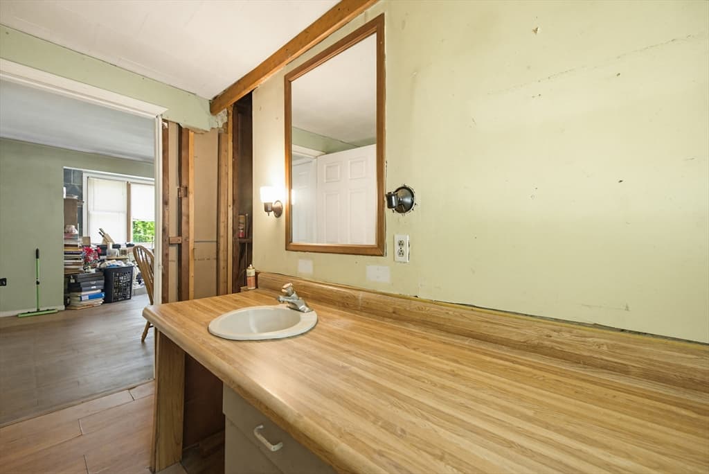 Single Family Residence at 41 Jordan Road, Franklin MA 02038, photo 8 of 18