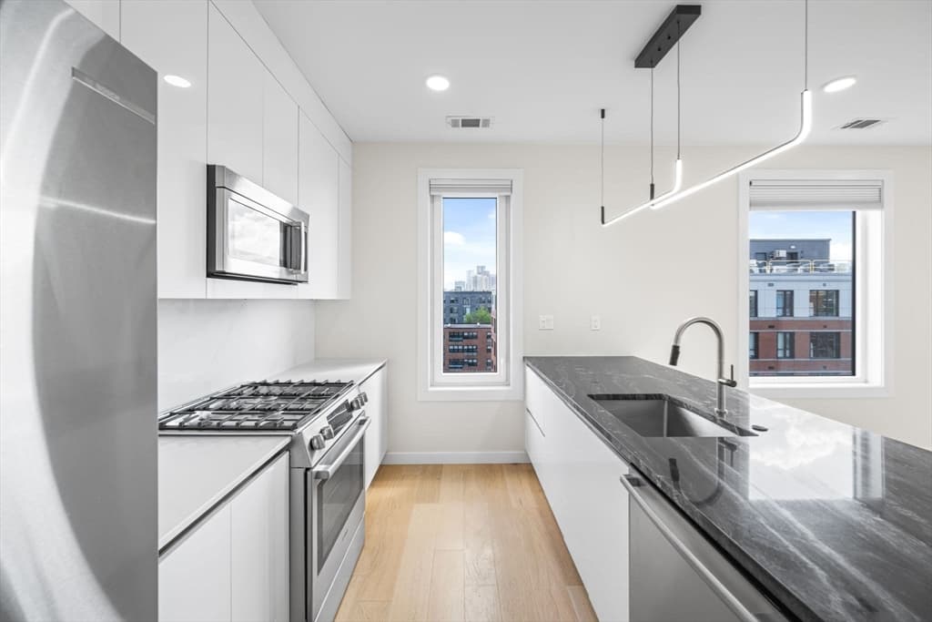 Condominium at 2 Maverick Square, Boston MA 02128, Boston, photo 7 of 24