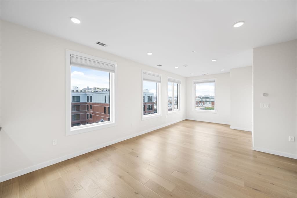 Condominium at 2 Maverick Square, Boston MA 02128, Boston, photo 9 of 24