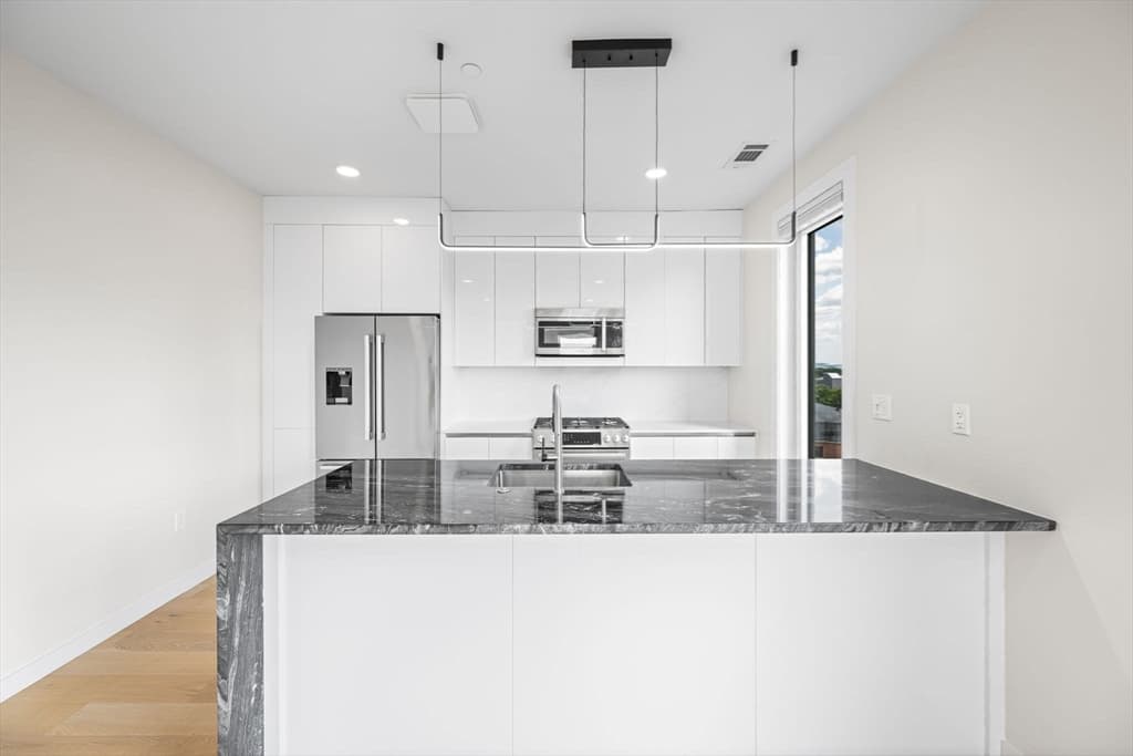 Condominium at 2 Maverick Square, Boston MA 02128, Boston, photo 11 of 24