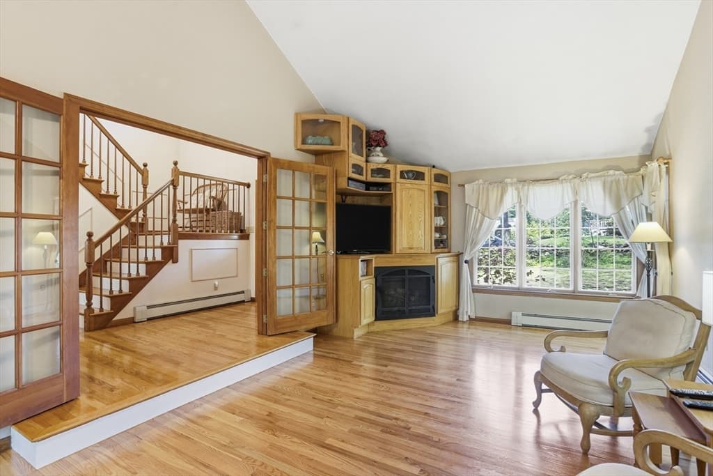25 Thomas Pl, Leominster MA 01453 photo 5