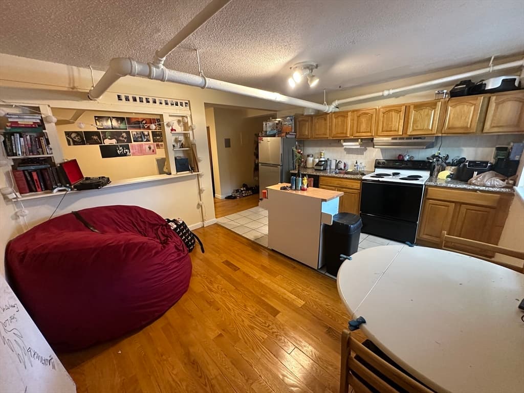 313 Summit Ave # 13, Boston MA 02135