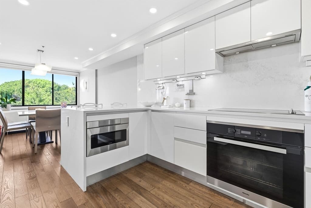 250 Hammond Pond Pkwy # 716S, Newton MA 02467 photo 5