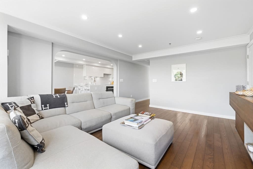 250 Hammond Pond Pkwy # 716S, Newton MA 02467 photo 11
