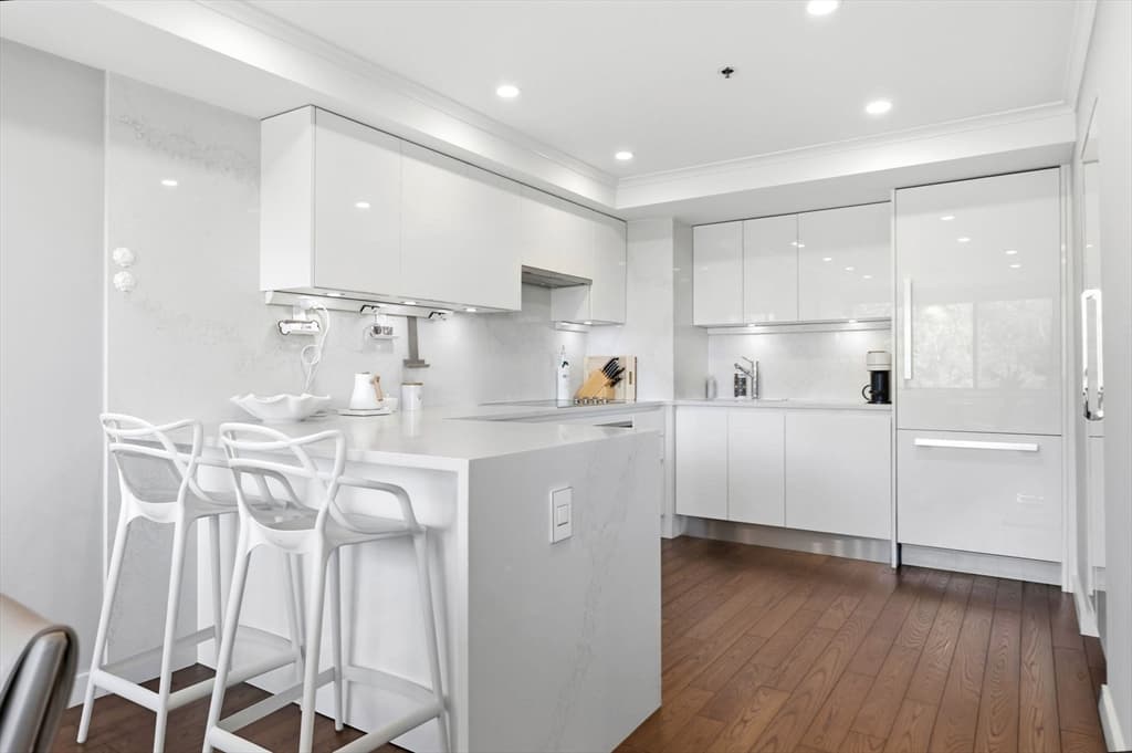 250 Hammond Pond Pkwy # 716S, Newton MA 02467 photo 4