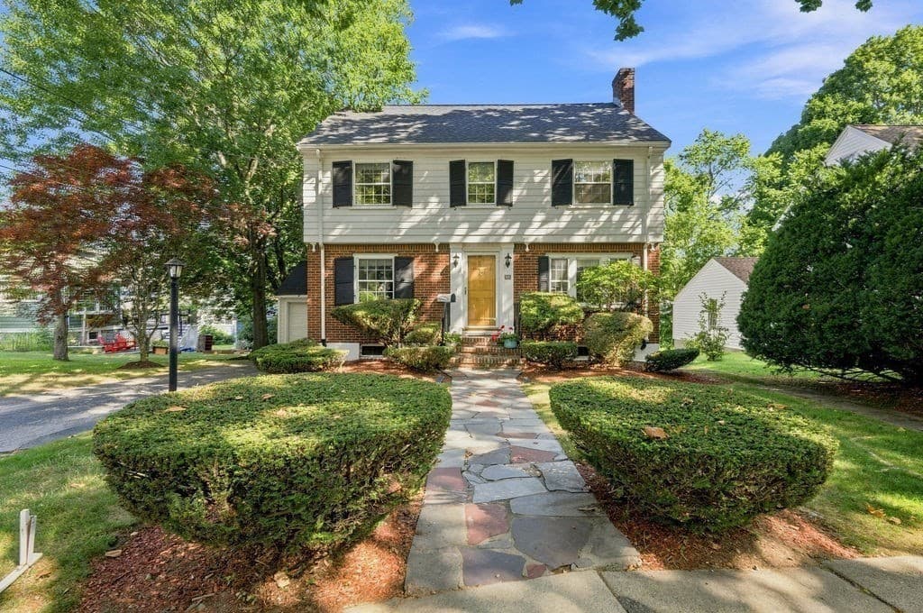 8 Carlson Circle, Boston MA 02132